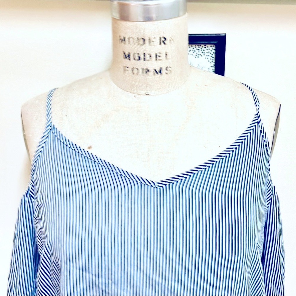 T50 Soprano Rayon Striped Shoulderless Blouse